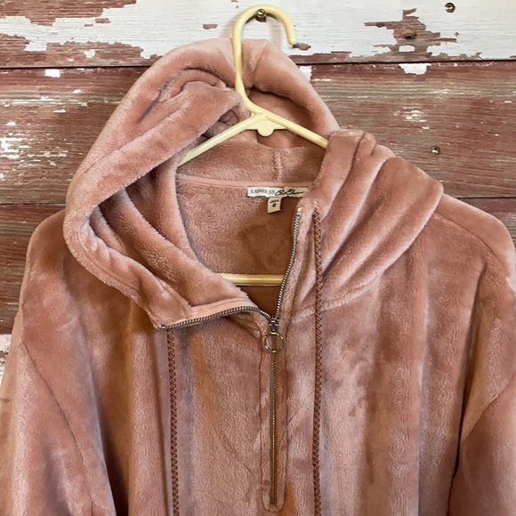 Express oversized plush hoodie! Size Medium! - Picture 3 of 8